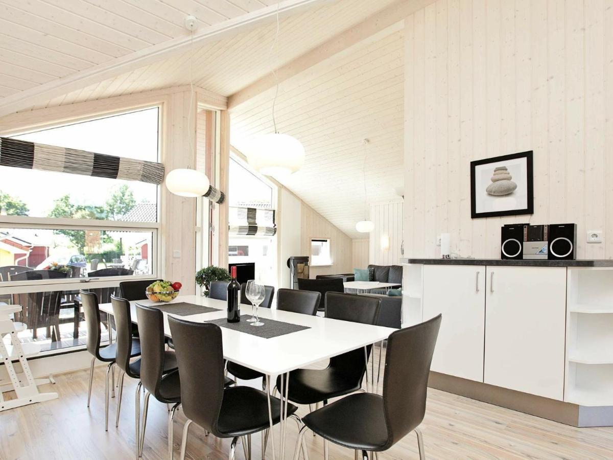 Four-Bedroom Holiday Home In Grossenbrode 1 ภายนอก รูปภาพ