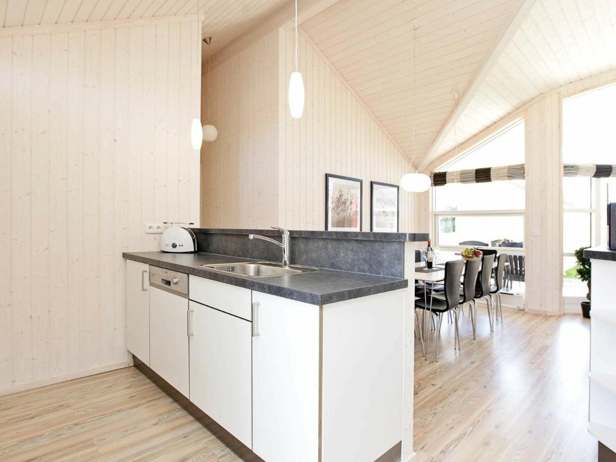 Four-Bedroom Holiday Home In Grossenbrode 1 ภายนอก รูปภาพ