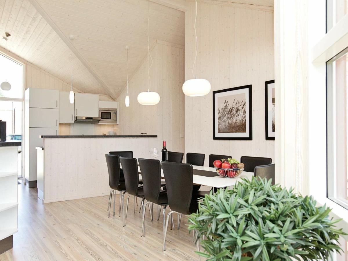Four-Bedroom Holiday Home In Grossenbrode 1 ภายนอก รูปภาพ