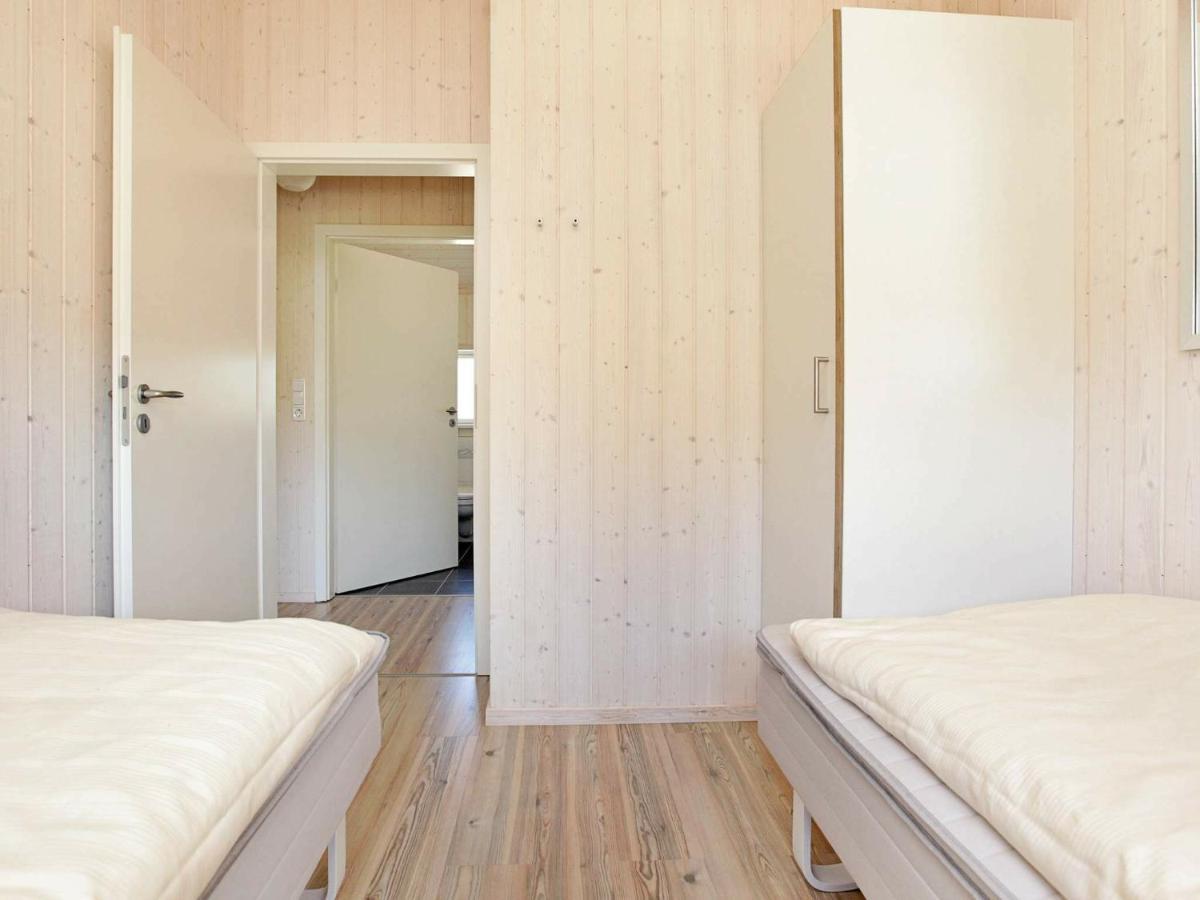 Four-Bedroom Holiday Home In Grossenbrode 1 ภายนอก รูปภาพ
