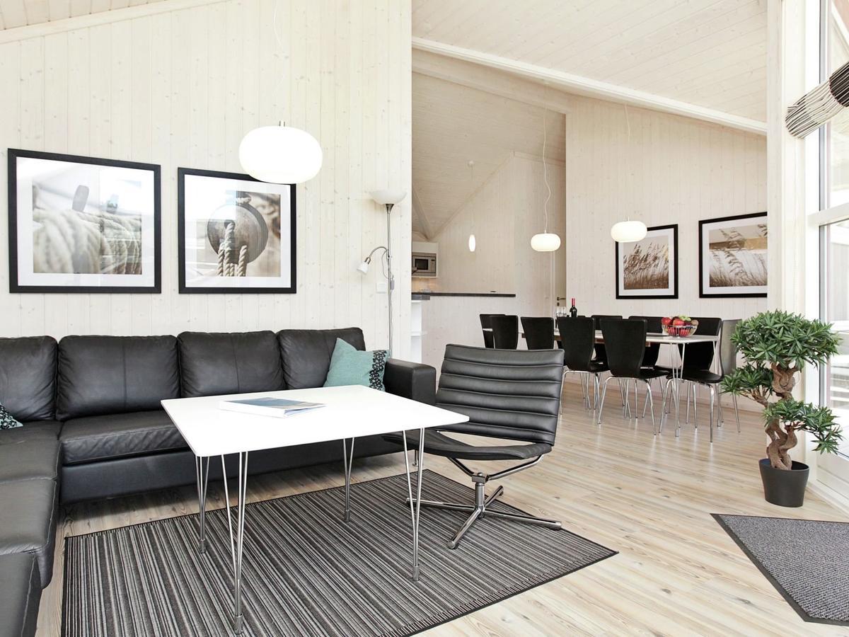 Four-Bedroom Holiday Home In Grossenbrode 1 ภายนอก รูปภาพ